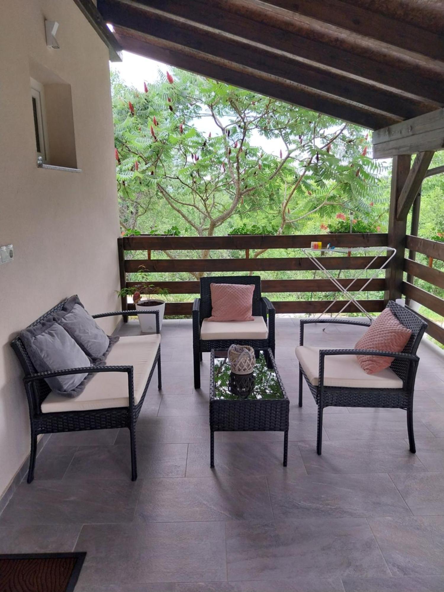 Guest House Happy Day Slunj Εξωτερικό φωτογραφία